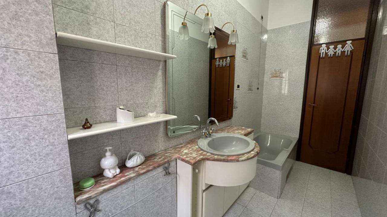 Dehomes - Two Bedrooms, Terrace, Wi-Fi, Tram To Centre & Rho Fiera Milan Luaran gambar