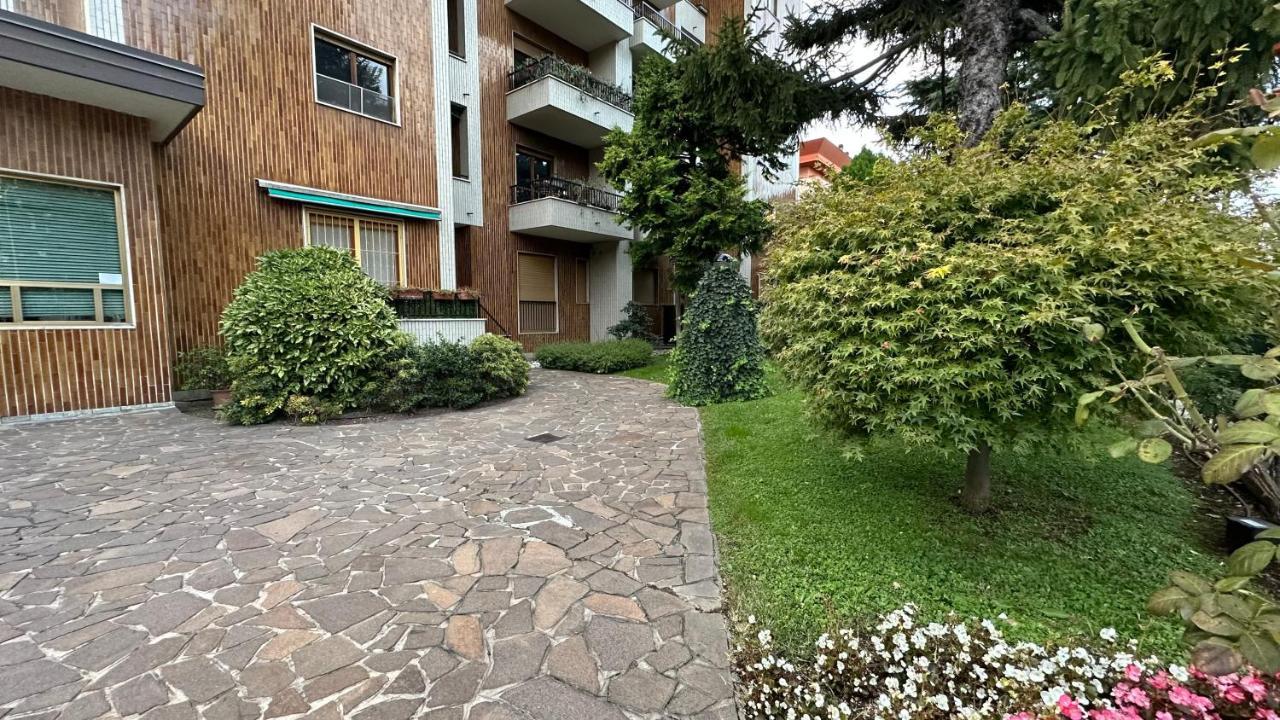 Dehomes - Two Bedrooms, Terrace, Wi-Fi, Tram To Centre & Rho Fiera Milan Luaran gambar