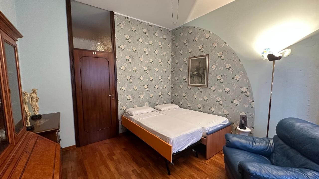 Dehomes - Two Bedrooms, Terrace, Wi-Fi, Tram To Centre & Rho Fiera Milan Luaran gambar