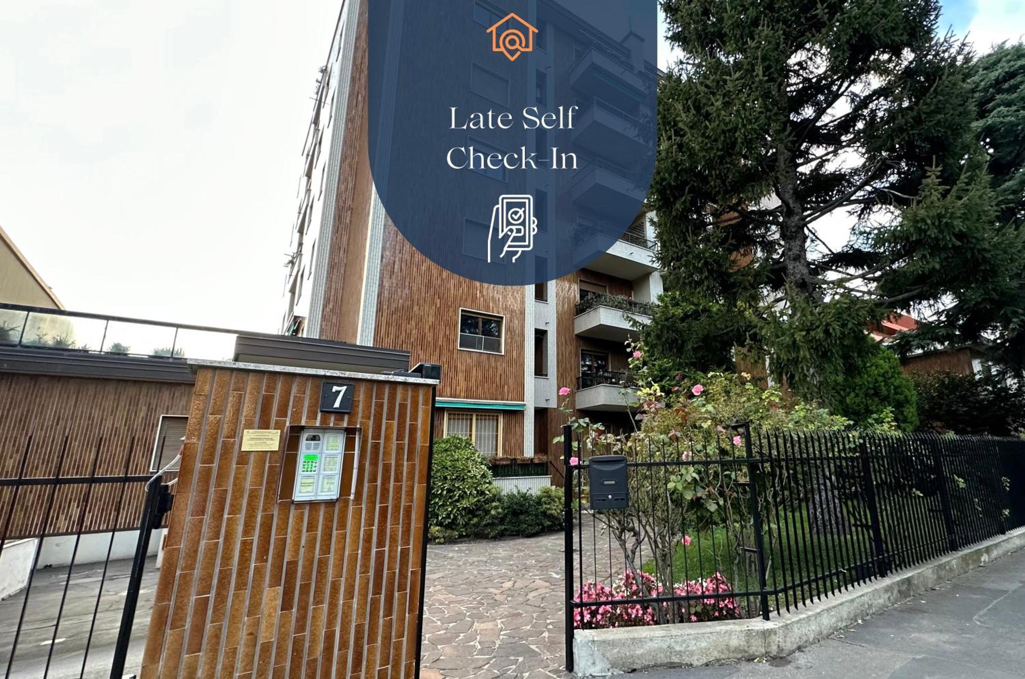 Dehomes - Two Bedrooms, Terrace, Wi-Fi, Tram To Centre & Rho Fiera Milan Luaran gambar